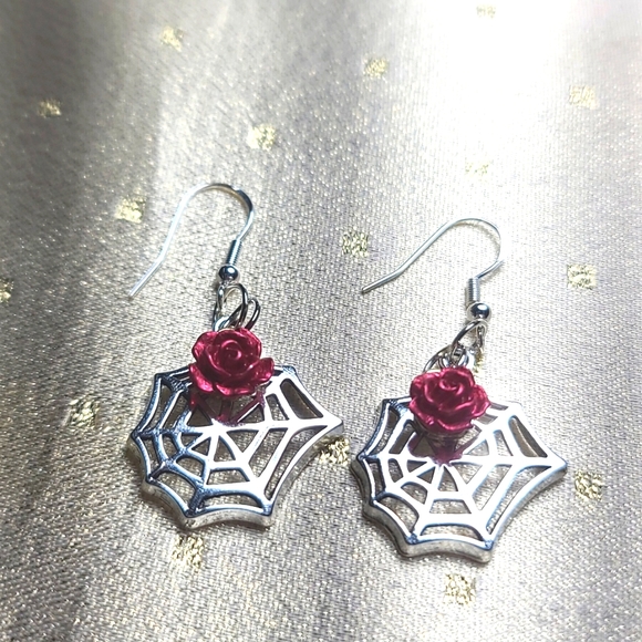 Cobweb & Rose Dangle Silvertone Red Earrings NWT - Picture 3 of 5